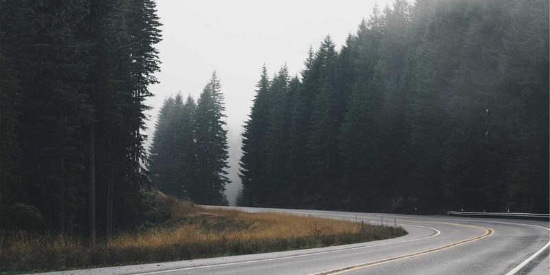 如何选择靠谱的国际货运代理公司？五大评估标准助您避坑 | 海运与空运指南