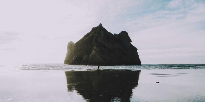 海运、空运与物流服务的危机应对：构建国际物流的应急计划以抵御罢工、天气与政治动荡
